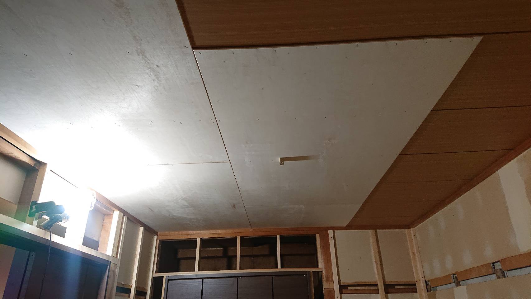 新しい間取りの造作(壁・天井)