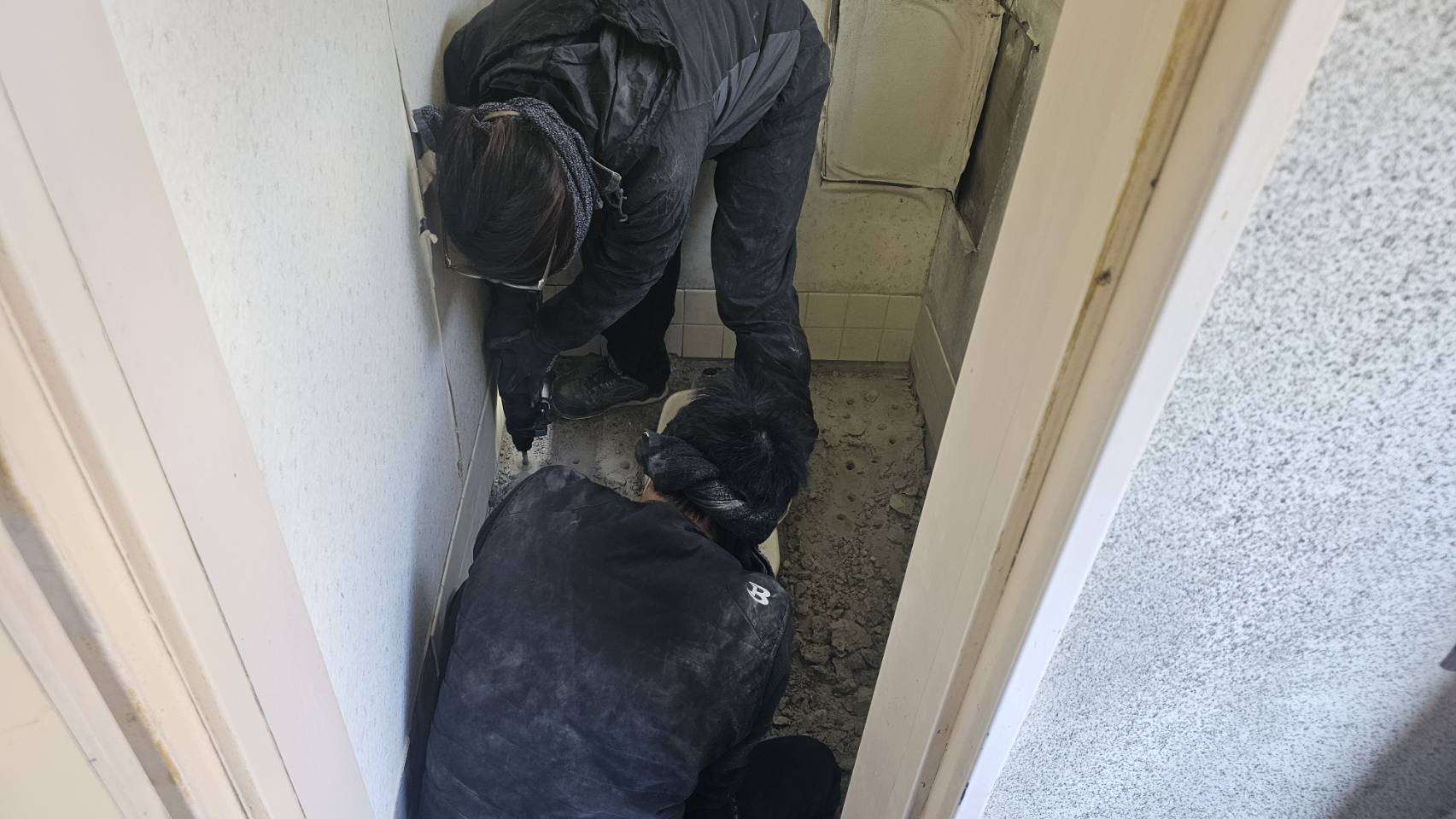 和式コンクリート解体中