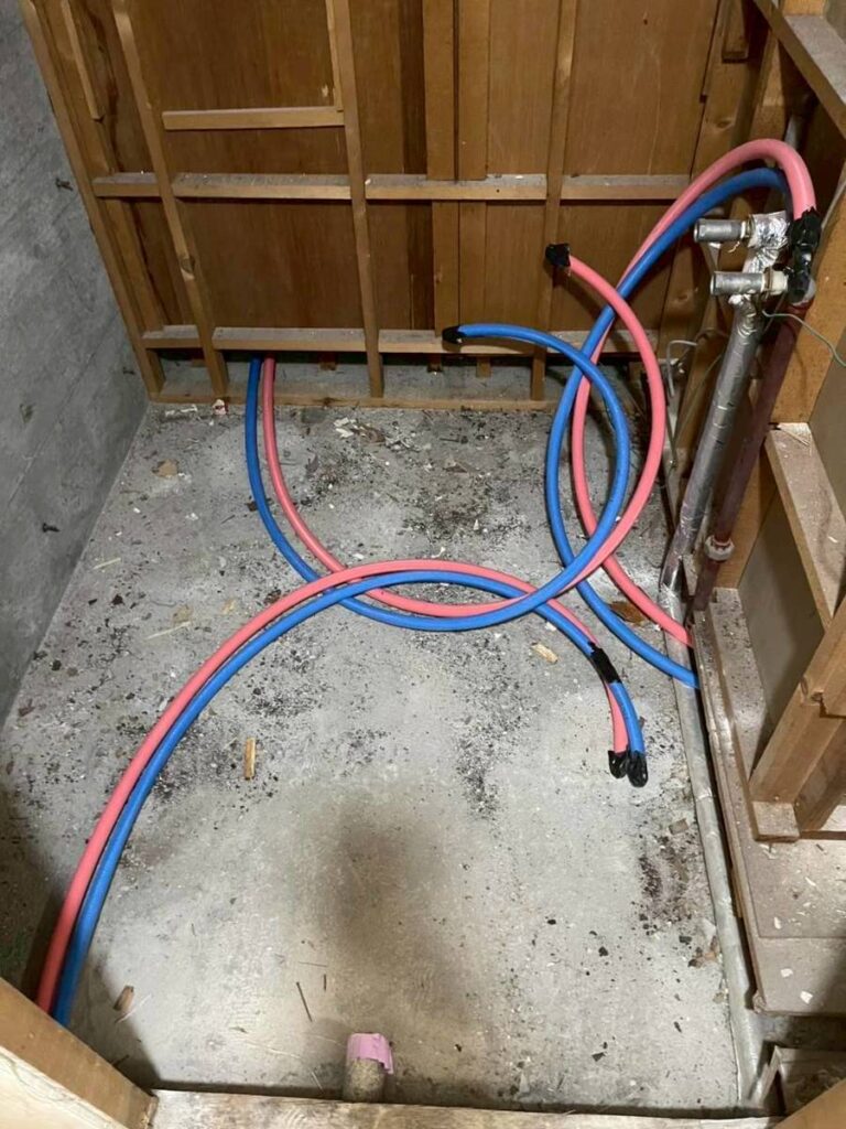 施工中:水道管入れ替え