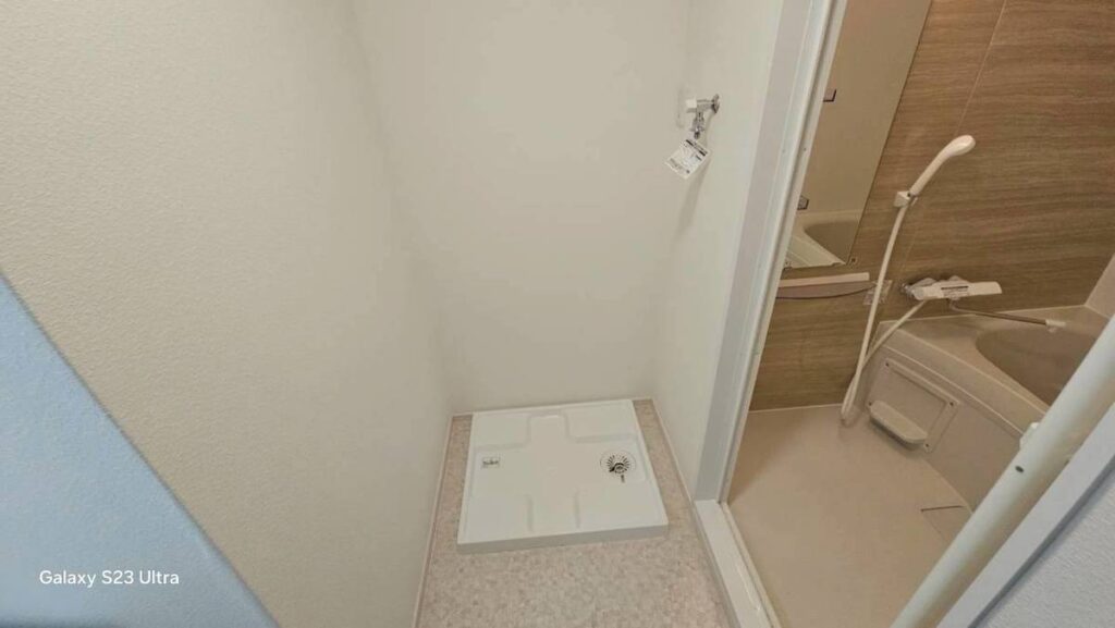 施工後:バスルームと洗濯機置場