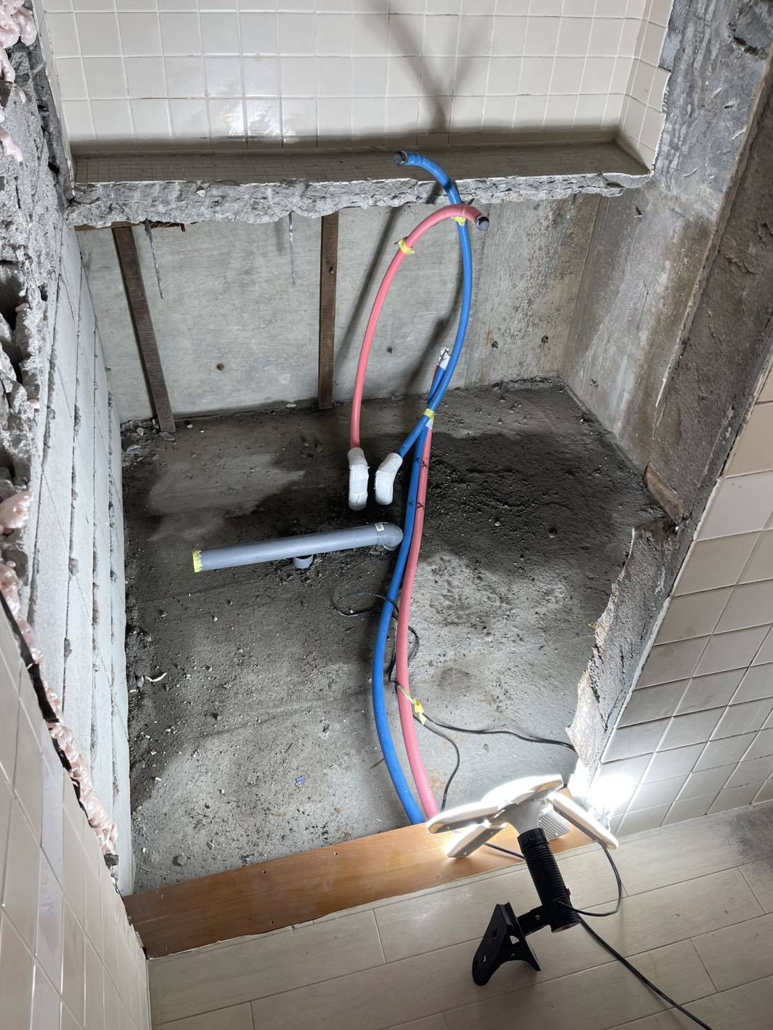 新しい配管の敷設