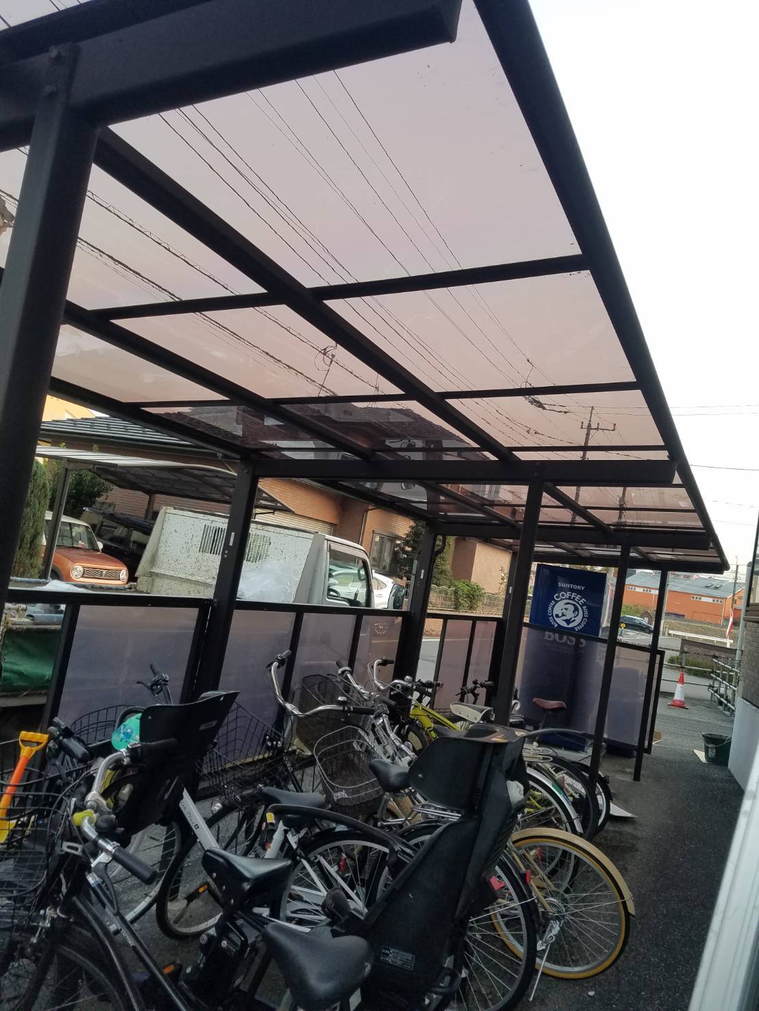 ポリカ波板への張り替えによる修繕完了