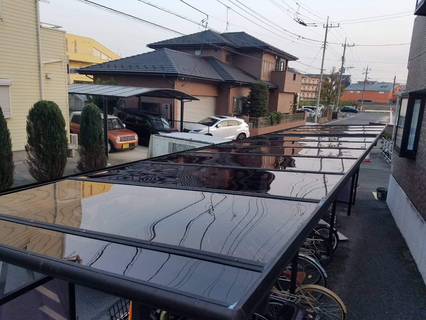 光を通し明るくなった
駐輪場の仕上がり