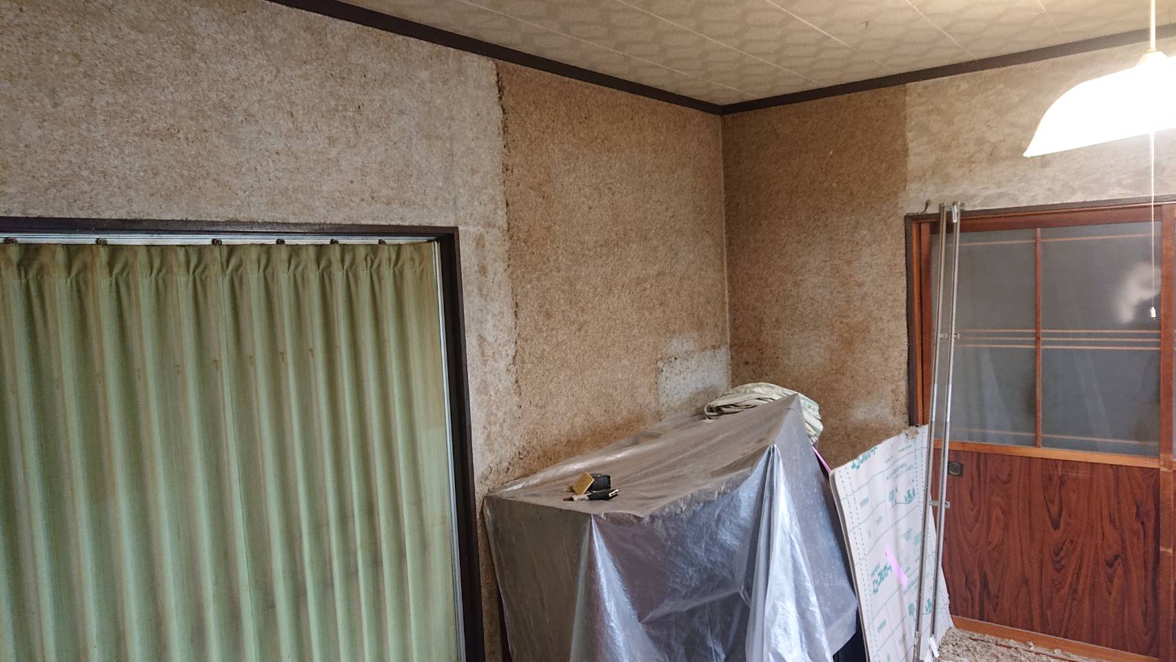 経年劣化が進んだ和室の既存砂壁