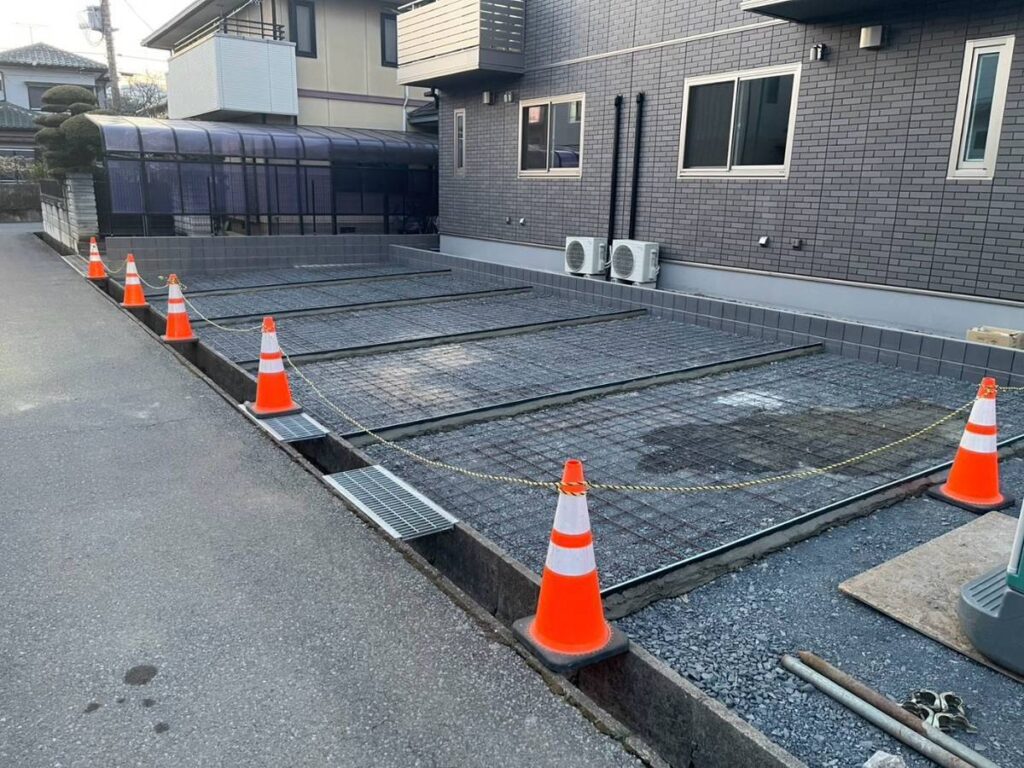 駐車場のワイヤーメッシュ敷設完了