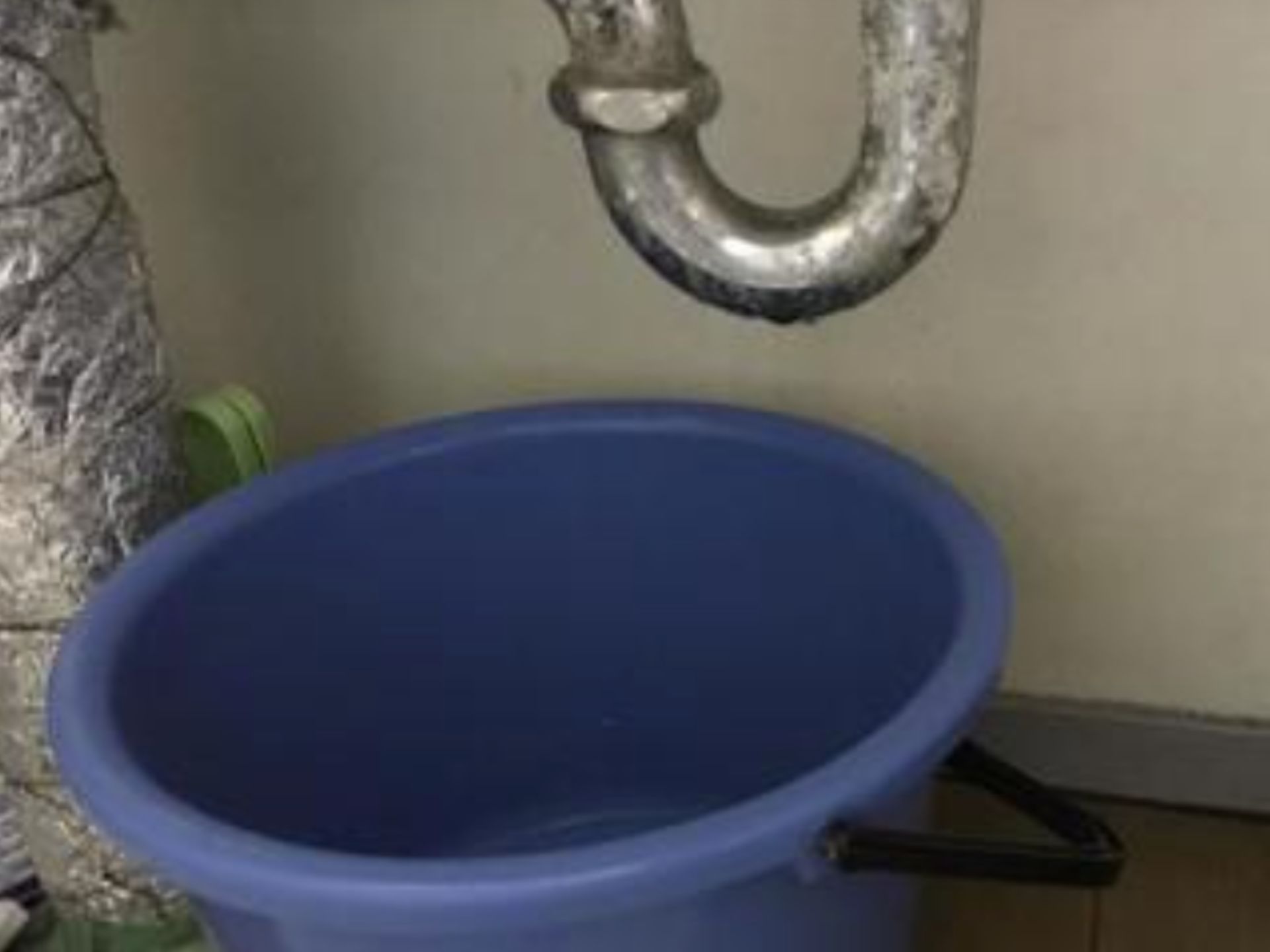 漏水調査・床下/壁内の配管補修