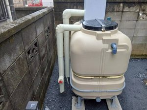 受水槽・給水配管・立上りバルブの設置完了状況